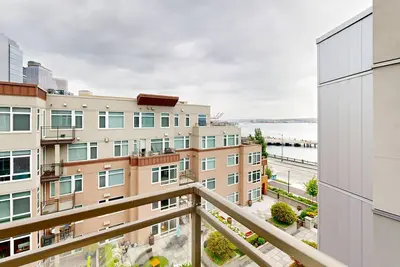 Image de Waterfront 2br Condo-Walk to Iconic Seattle Spots