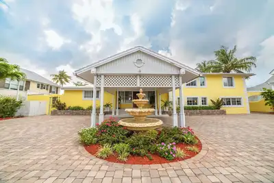 Image de Spacious 7-bedroom beachfront house in gorgeous Nassau, Bahamas