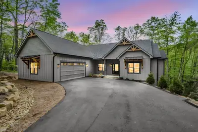 Image de Brand-New Luxury Mountain Retreat: 4br/4ba Located in Brevard, Nc