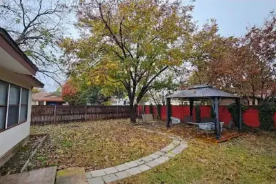 Image de 14 minutes from att stadium, 5 bedrooms home for big family stay