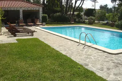 Image de Cottage surrounded by pine trees/private pool/near oceon on Sintra Natural Park