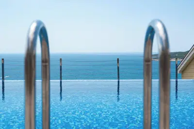 Image de 3 Bedroom Penthouse with Pool, Terrace and Sea View in Luštica Bay