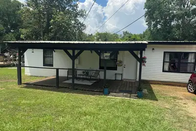 Image de Forrest by the beach- Family friendly vacation home near everything.