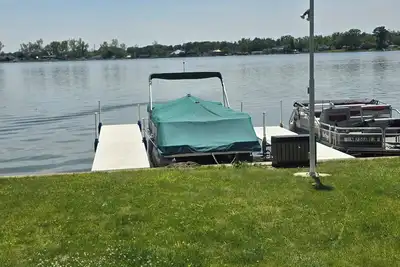 Image de Super cute  2-bedroom cottage with breathtaking views of Big Chapman Lake