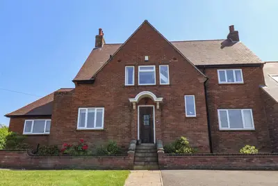Image de 21 Eskdaleside, pet friendly, with hot tub in Sleights