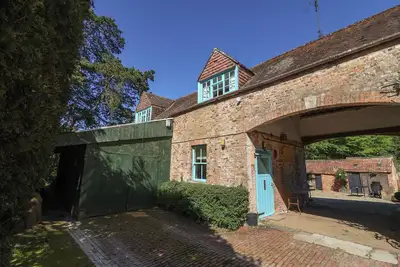 Image de The Old Stables, pet friendly, with a garden in Whitminster