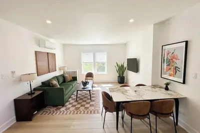 Image de Peaceful King+Queen - 2br+2ba - Wfh Apt - Near: Northwestern-Chicago-Beach