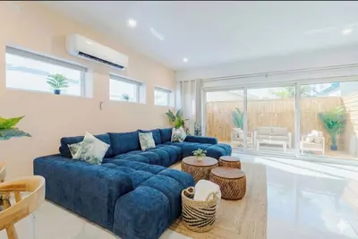 Image de The Luxe A5 | Beachside @ The Drake Residences
