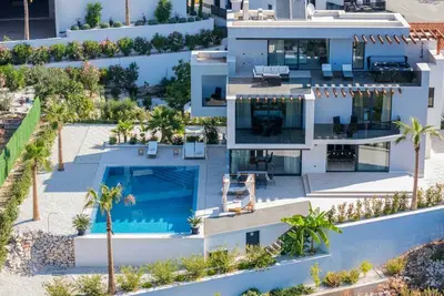 Image de Luxurious 4-bedroom villa in Primošten with private pool, sauna, and gym