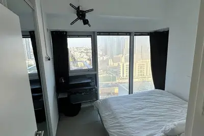 Image de Stylish 2br | Pool · Parking · Balcony · Azrieli Tel Aviv