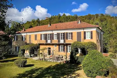 Image de Quiet country house, an 18th century casale with a large garden