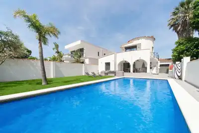 Image de Welcs Villa 378 Emp with swimming pool and garden