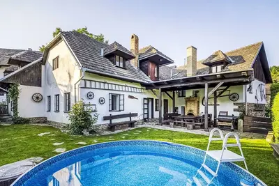 Image de Belle maison de vacances pour 11 personnes avec Wifi, piscine, patio et animaux admis
