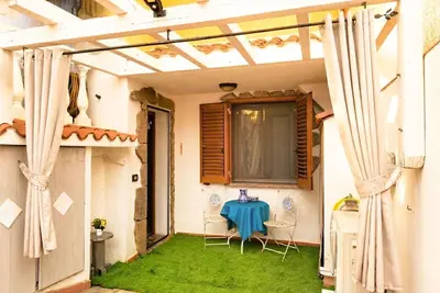 Image de Merveilleuse maison de vacances privée pour 6 personnes avec climatisation, Wifi, Tv et patio