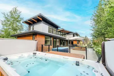 Image de Mountain View Estate 42 Acre Luxury Getaway Invermere