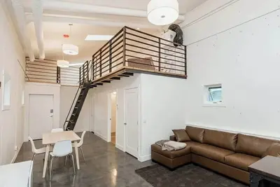 Image de Skyline Penthouse | Bbq, Sleeps 8 |