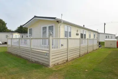 Image de Beautiful Family Lodge at Marlie Holiday Park. Pet friendly