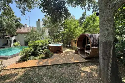 Image de Maison avec jacuzzi et piscine à 40 km de la Costa Brava