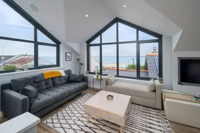 Image de Rotherwood  Luxury Home Steps from Gurnard Beach