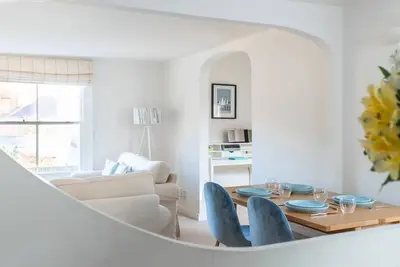 Image de Bars Hill Cottage  moments from the seafront