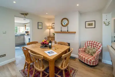 Image de Lily Cottage  Charming Gurnard Retreat by the Sea