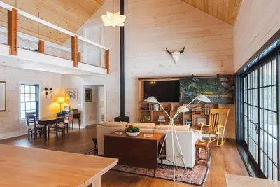 Image de Modern Mountain Sanctuary: Luxury Farmhouse with Mountain Views