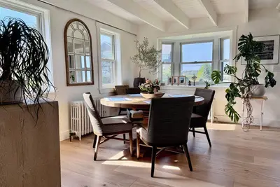 Image de Renovated 2-bedroom home with view of charming Rye Harbor A/C  5 min to beaches