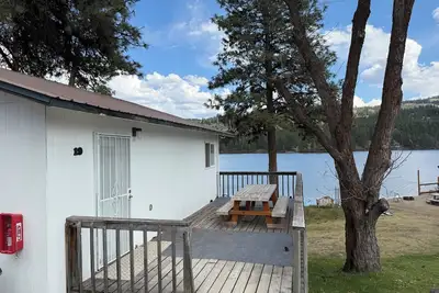 Image de Two-Story Lakefront Cabin - 3 Bedrooms - Sleeps 6+ at Tiffanys Resort