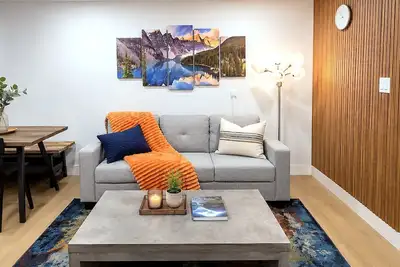 Image de Modern 2br Suite | Free Parking | Private Entry | Workspace