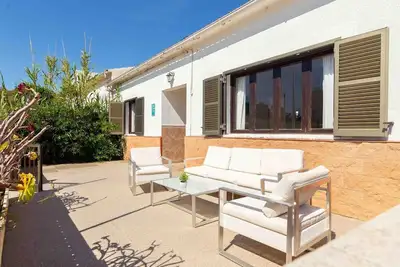 Image de Tulipa Blanca - Beautiful Mediterranean-style house by the sea.