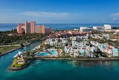 Image de Luxury Deluxe 1br Villa at Harborside Atlantis | Sleeps 4 | 1King Bed & Sofa Bed