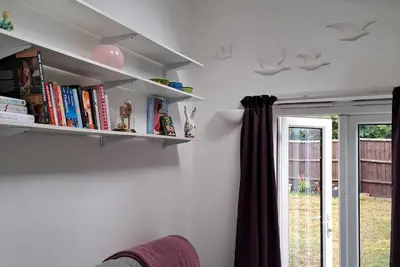 Image de Fox Haven - Charming Three-Story Cottage in Bicester
