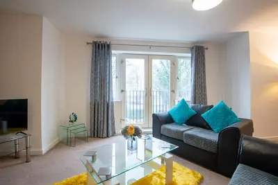 Image de Moderne-Appartement-Salle de bain privée-Vue sur la cour