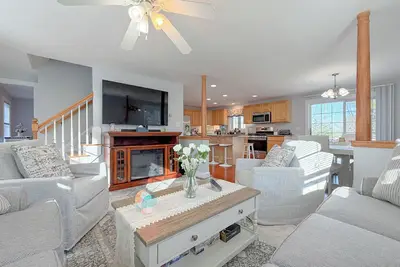 Image de Spacious 4br Portland Retreat 4 King Beds + Bbq