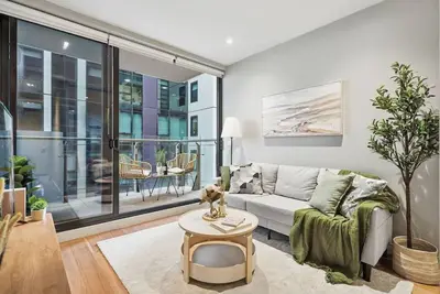 Image de Elegant Cbd 2br | Balcony, Pool & Gym