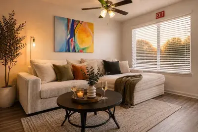 Image de Family-Friendly Escape • Free Parking • Sleeps 4