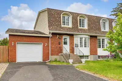 Image de Pet-Friendly Brossard Home w/ Bbq Terrace & Garage