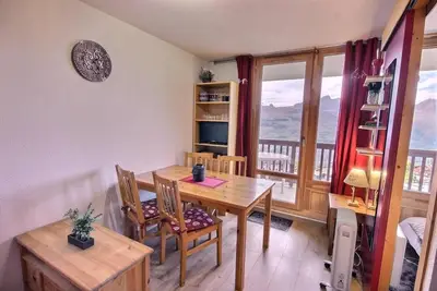 Image de 150m du centre station, 3ème étage, balcon, télévision, casier à ski, 24m², Peisey-Vallandry