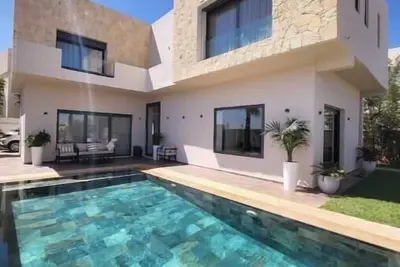 Image de Villa Emaari Pool not overlooked 20min center