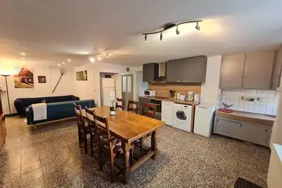 Image de Maison familiale rénovée avec wifi, proche de sites historiques