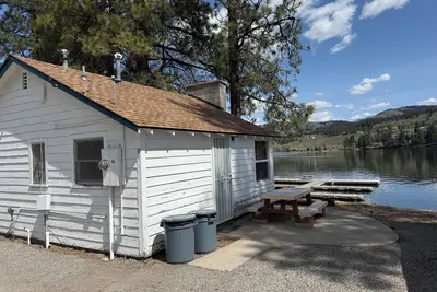 Image de Waterfront 2br Cabin w/ Wood Fireplace at Tiffanys Resort on Curlew Lake