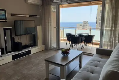 Image de Spacious apartment of 68 m2. 2 bedrooms, terrace with sea view.