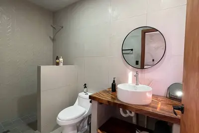 Image de Beautiful 2-bedroom apartment with Ocean view in private Beach Residence Shalpa