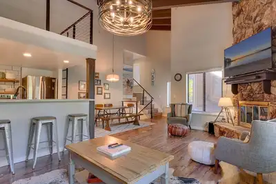 Image de Beautiful Lower Kingsbury Condo 2br, 2Bath with Loft