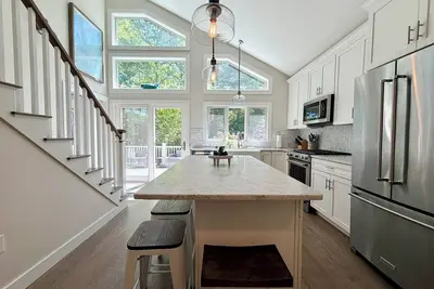 Image de Bright, Modern, Dog-Friendly Home in New Seabury, Mashpee