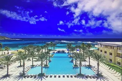Image de View property details link. \t Dawn Beach St Maarten Oceanfront Condo: Sleeps 10!