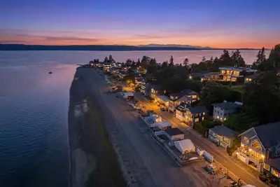 Image de Perch - Waterfront Cabana | Puget Sound & Rainier Views