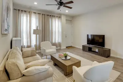 Image de 3 Mi to Center City! Quiet Extended Stay w/ Patio