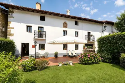Image de Villa familiale Uitzenea avec jardin, proche de Saint-Sébastien et Pampelune