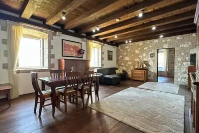 Image de Heritage Apartment – Timeless Charm with Breathtaking Bay Views
